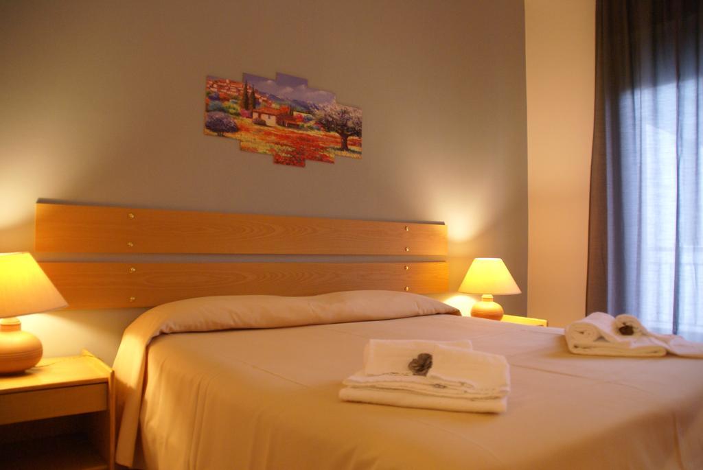 Hotel Rasula Alta Gravina di Catania Bagian luar foto
