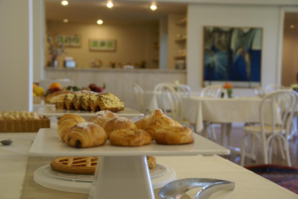 Hotel Rasula Alta Gravina di Catania Bagian luar foto
