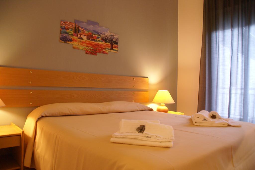 Hotel Rasula Alta Gravina di Catania Bagian luar foto