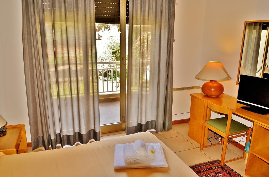 Hotel Rasula Alta Gravina di Catania Bagian luar foto